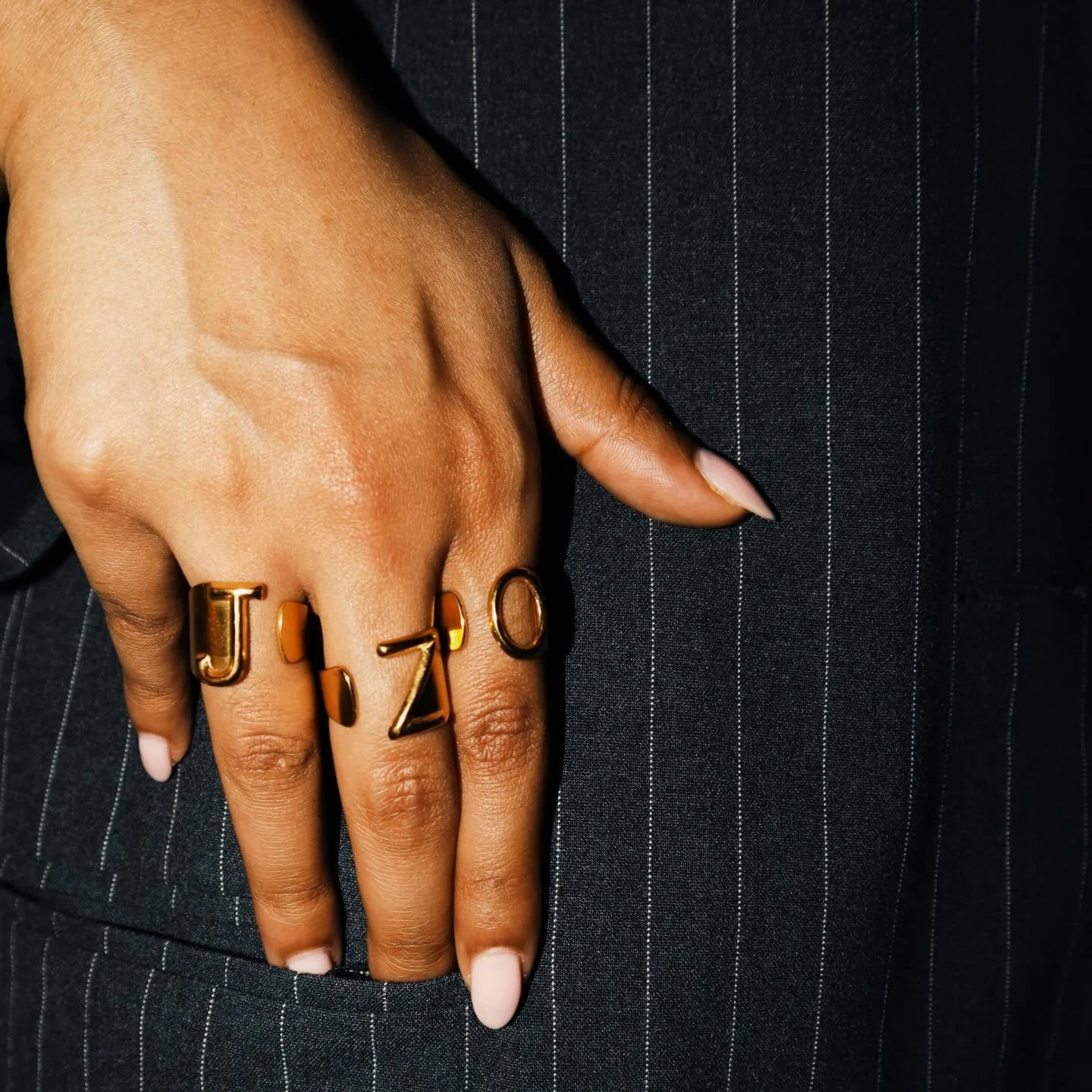 Drop a letter in the comments that means something to you 💛

winter aesthetic chic bold statement jewellery bold style lifestyle minimal winter outfit inspo winter essentials everyday style chunky rings letter rings bold alphabet rings