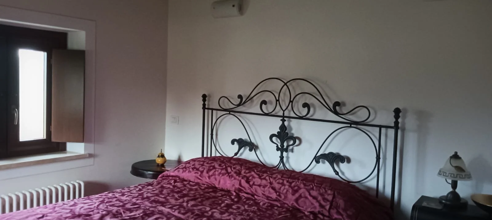 small bedroom.jpg