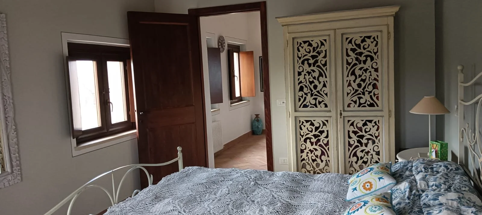 pretty bedroom 3.jpg