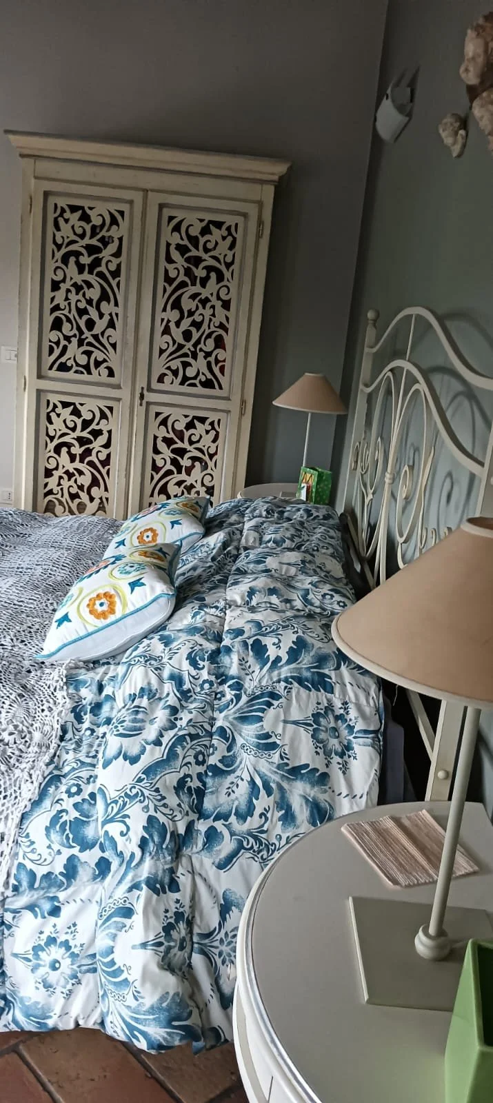 pretty bedroom 2.jpg