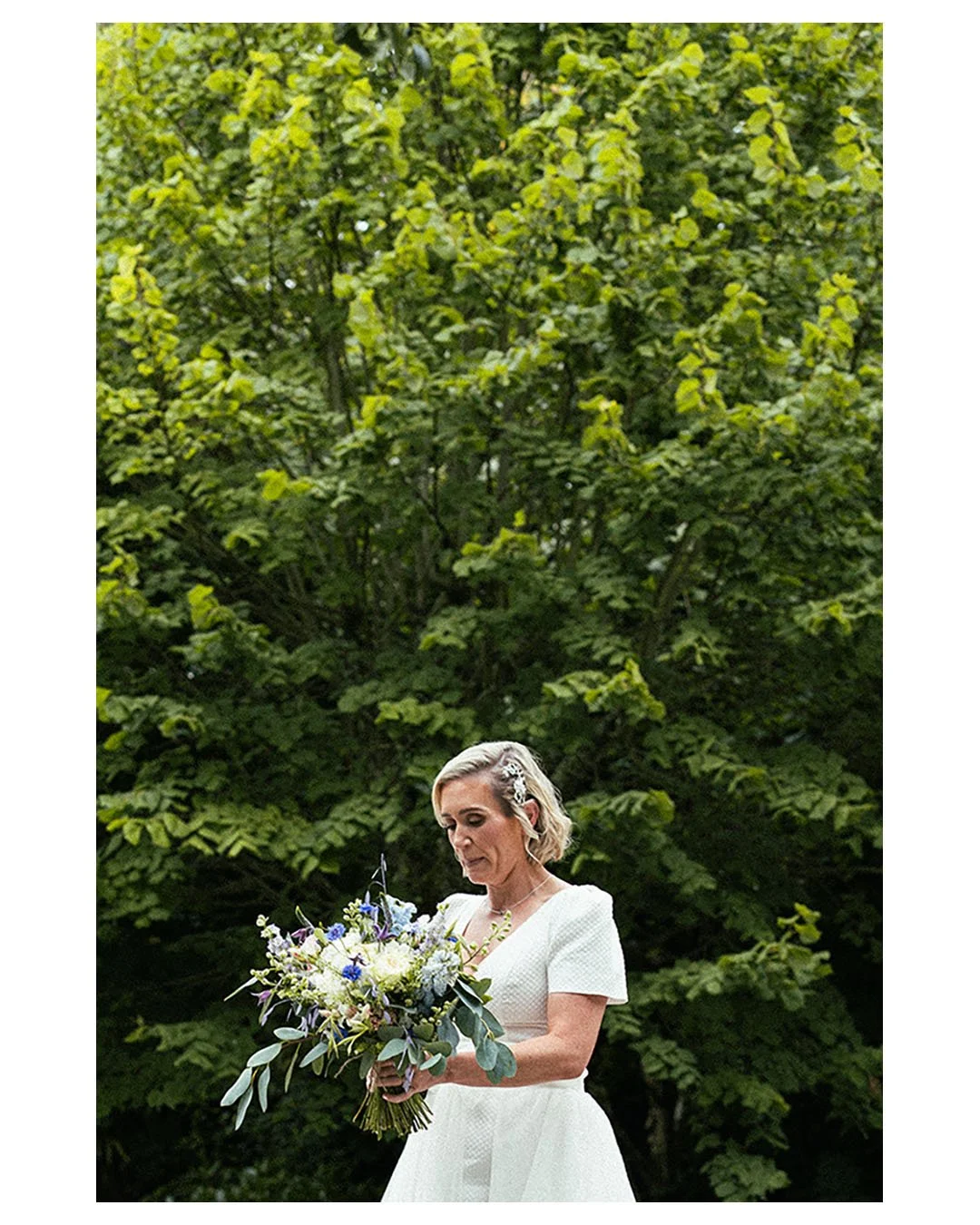 No staged, but 100% natural moments from Maria &amp; Barry's wedding 👰🏻&zwj;♀️🤵&zwj;♂️ 

Do these moments look genuine to you? 

Would you like photos like these for your wedding? Please send me a DM and I'll get back to you with all the info you 