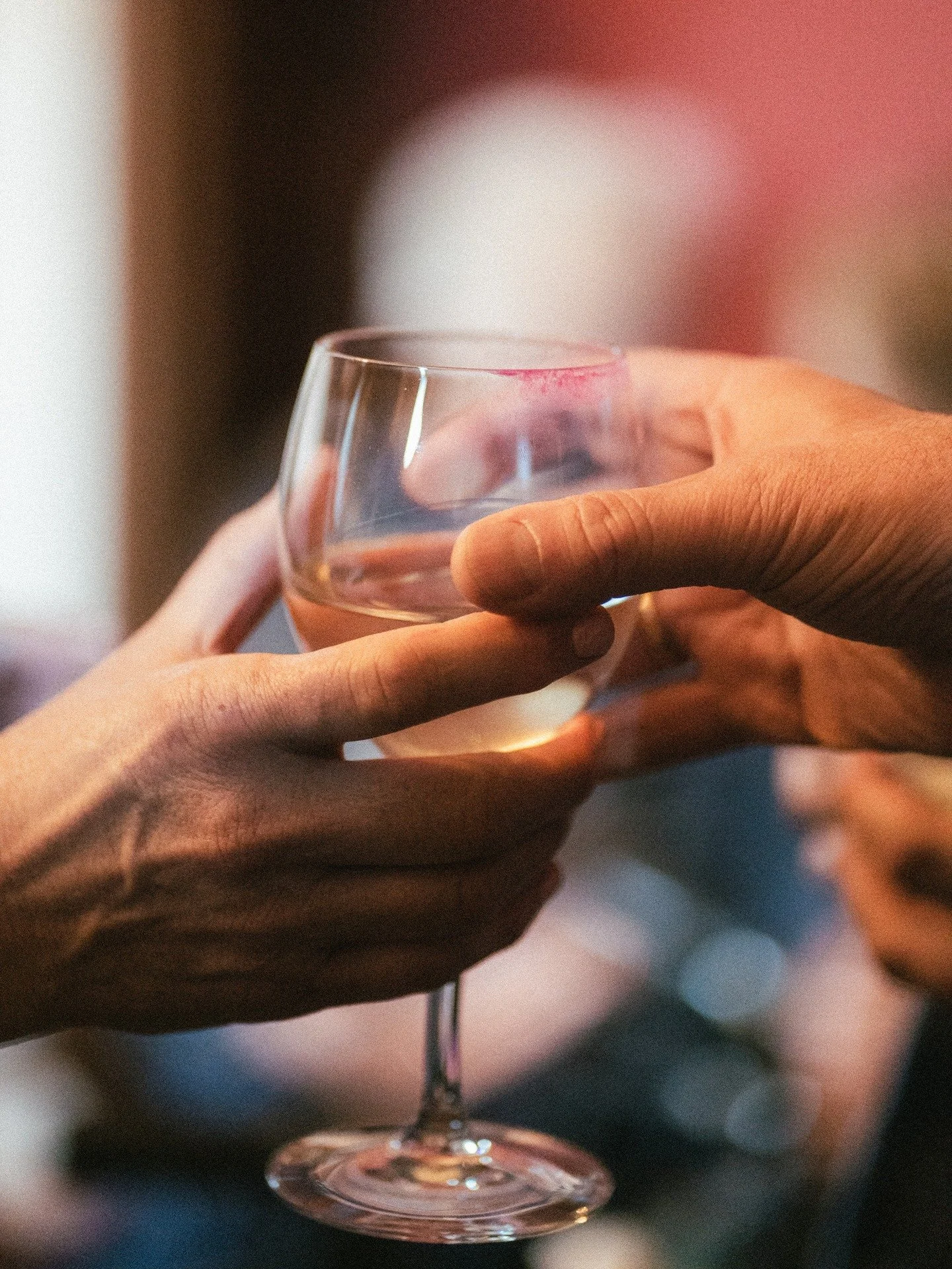 Wine, hands and lipstick 💄

#documentaryweddingphotography #candidweddingphotographer #irishweddings #gettingmarried2026 #gettingmarried2027 #irelandweddings #weddingphotographerdublin #weddingskilkenny #kilkennyphotographer #candidweddingphotograph