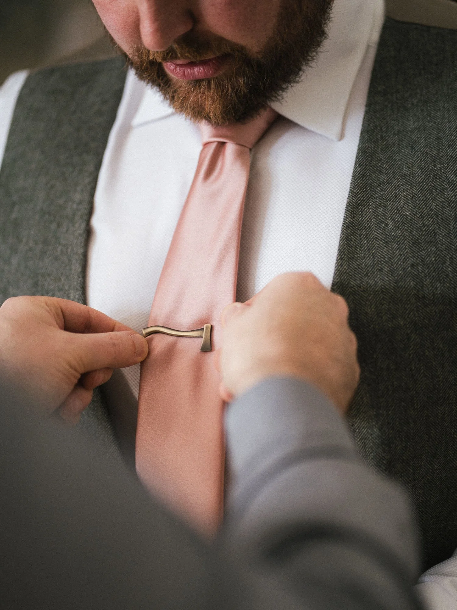 groom-getting-ready-andrea-de-rossi-photography.jpg