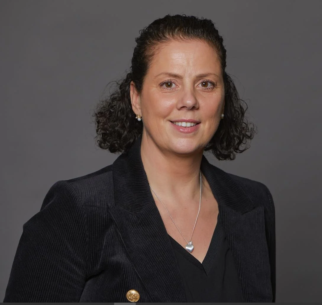 Sam SMALL Headshot.JPG