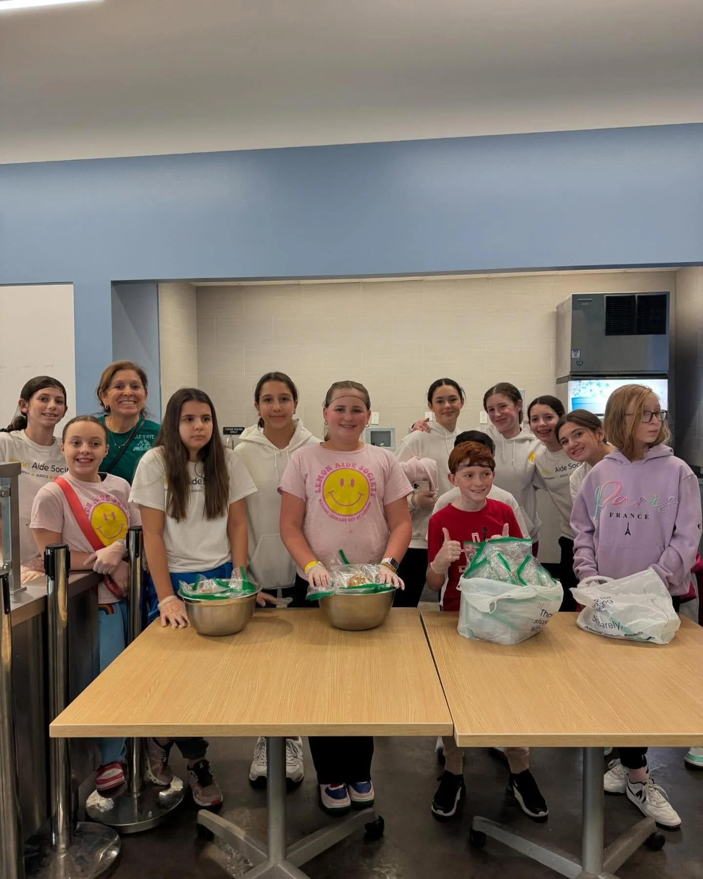 7th graders celebrated MLK day at @austinstreetcenter bringing a little sweetness to the residents&rsquo; day.  Project Leaders chose the issue they wanted to address, chose the agency, were responsible for all communications, recipes, supply lists, 