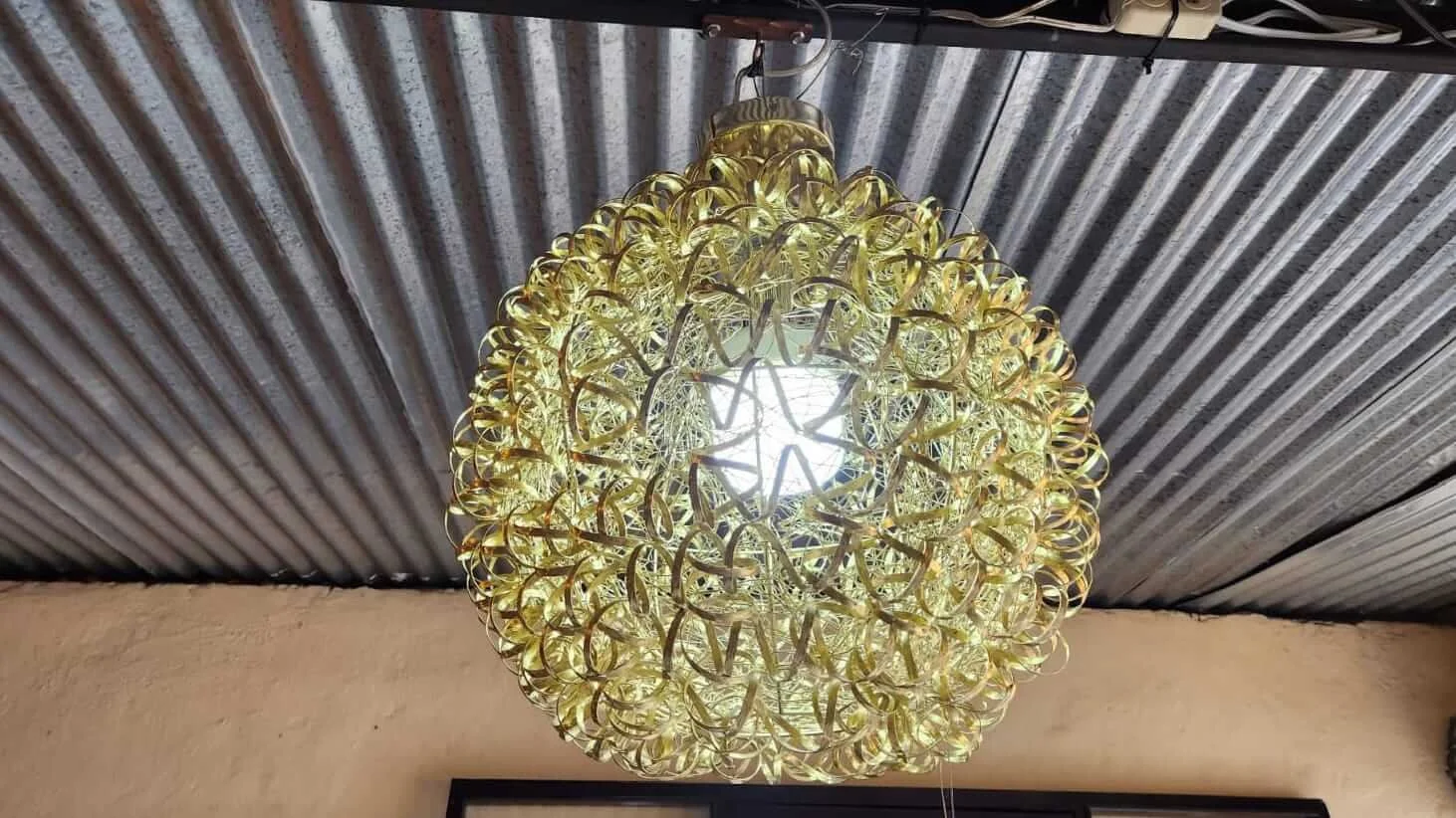 esfera dorada (3).jpeg