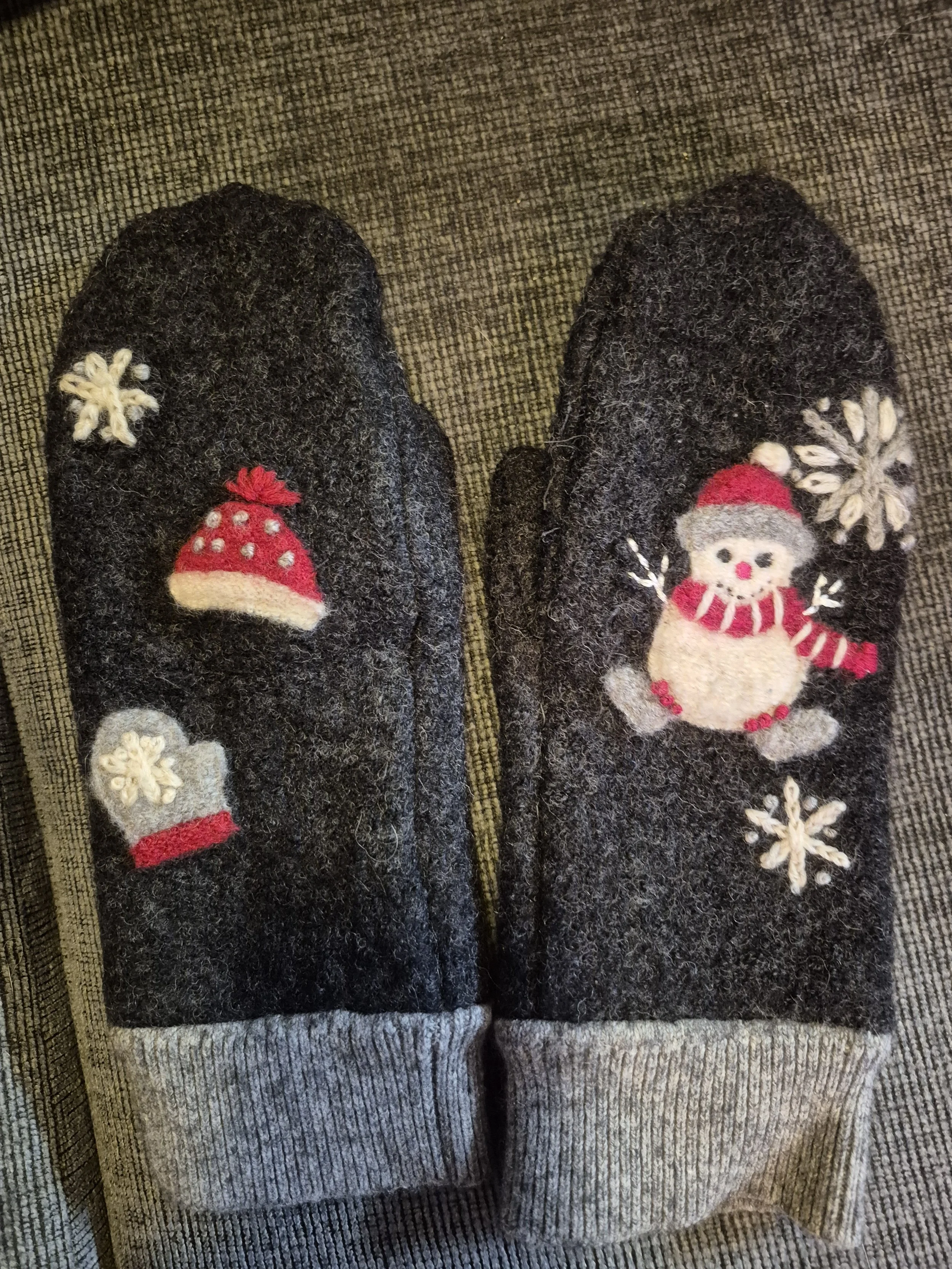 Sweater Weather Mittens Snowman 2