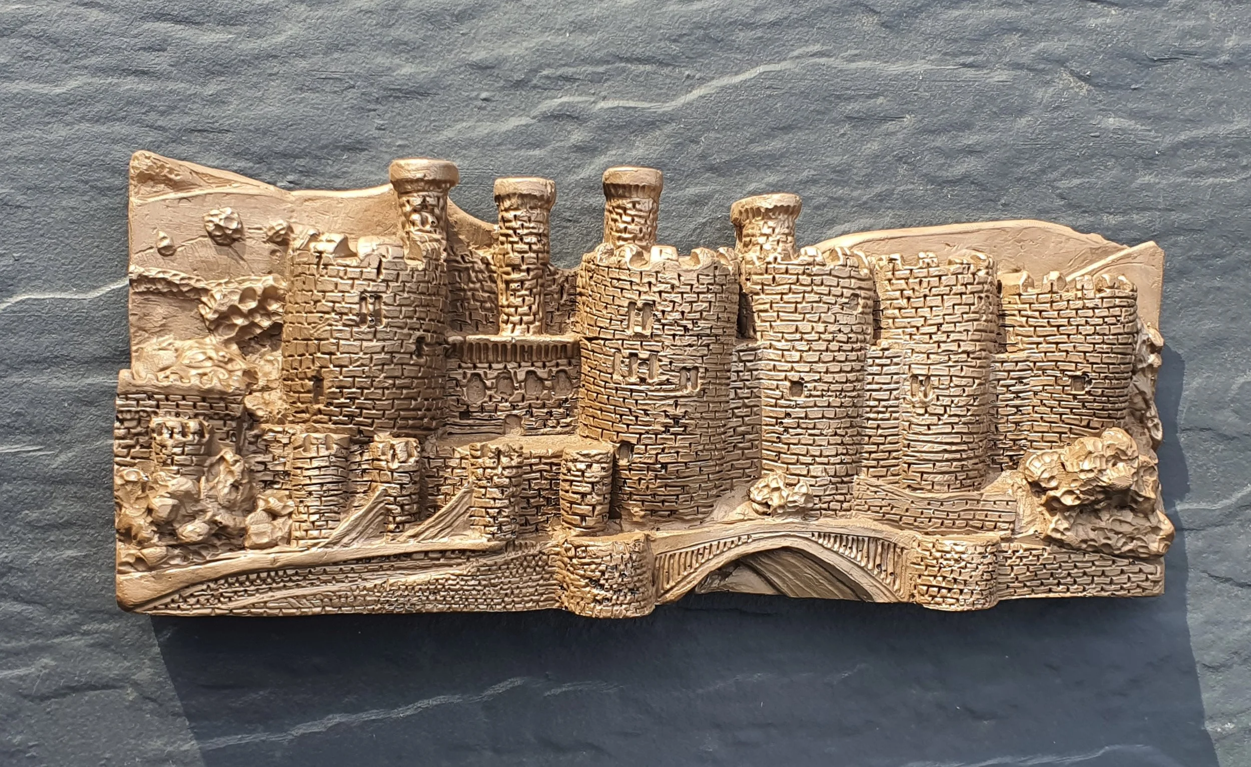 Conwy Castle ( Conway Castle) 23.5 cm x 9.5 cm x 4.5cm, 577g