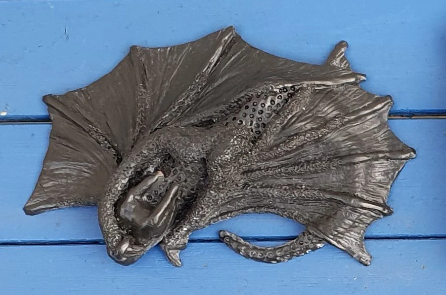 Wyvern, small 14 cm x 9 cm x  2.5 cm 105g