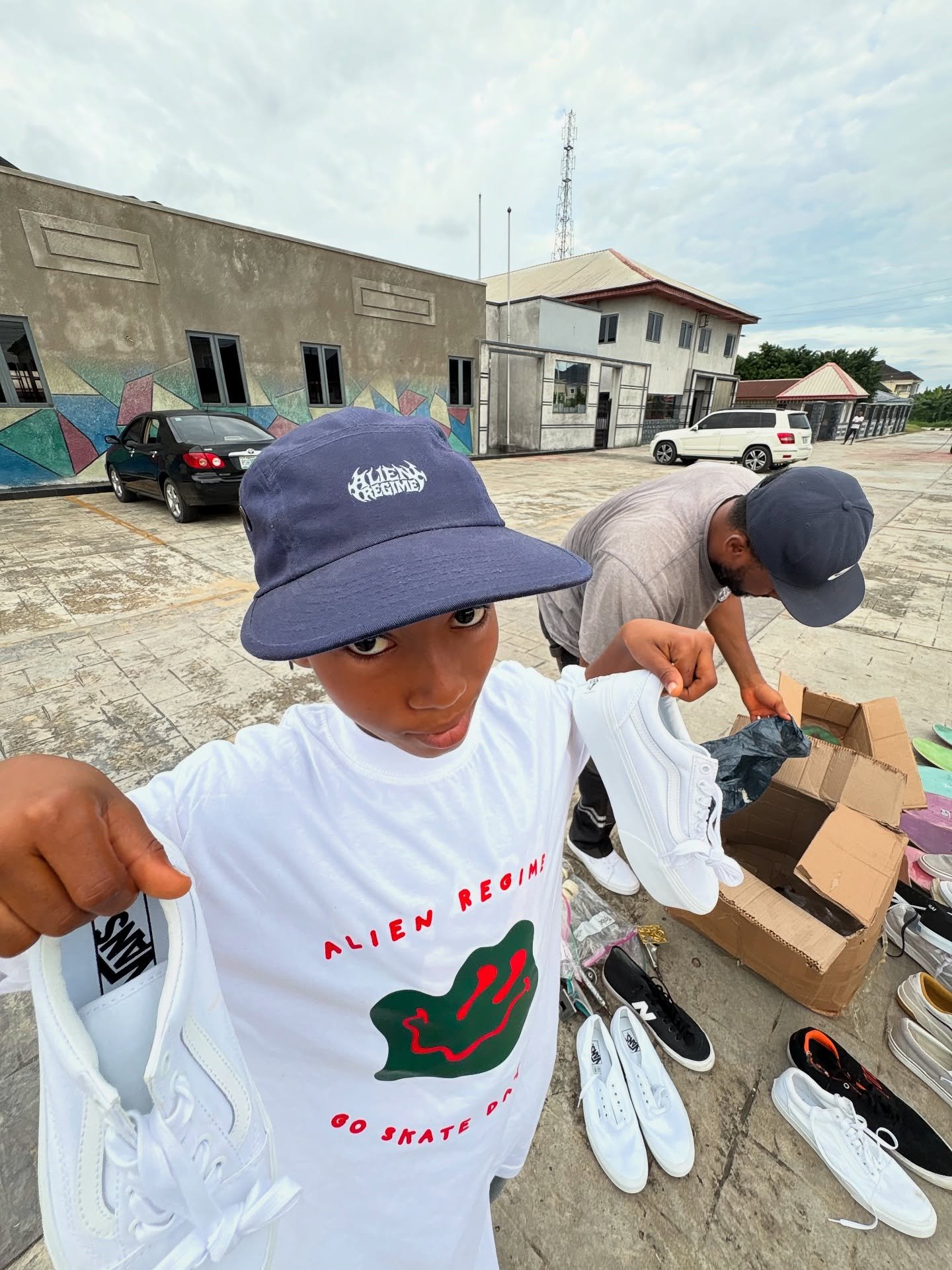 3 days till we go live!
It&rsquo;s also Future&rsquo;s day, if you see him, wish him a happy birthday.

We&rsquo;re giving out merch and gear from @alienregime x @shapeskatefoundation 

#alienregime #alienregimecollective #goskateday #uyo #nigeria