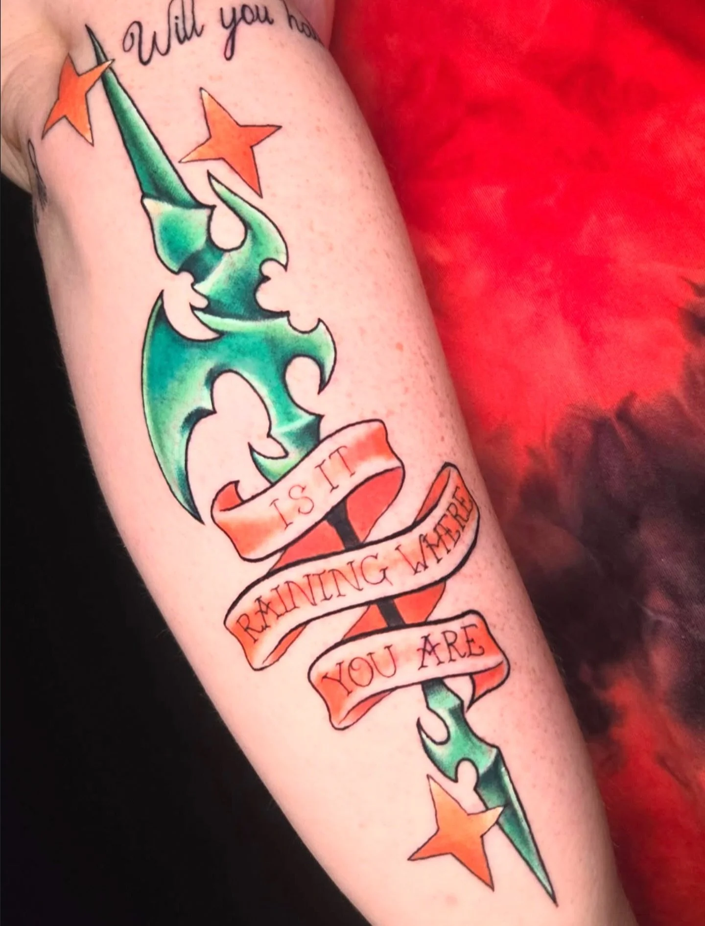 Fantasy axe 🪓 by @skyla.bel 
.
.
#neotradtattoo #neotraditional #fantasytattoo #colortattoo