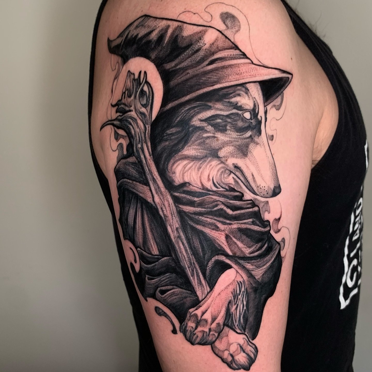 Memorial for a wise and beloved companion. Some healed, some fresh. As always, thank you for the trust! 
#dylansmithink #fabletattoogallery #darkart #tattooart #fantasyart #blacktattoo #blackworkers #blackworkers_tattoo #richmondva #richmondtattoo #v