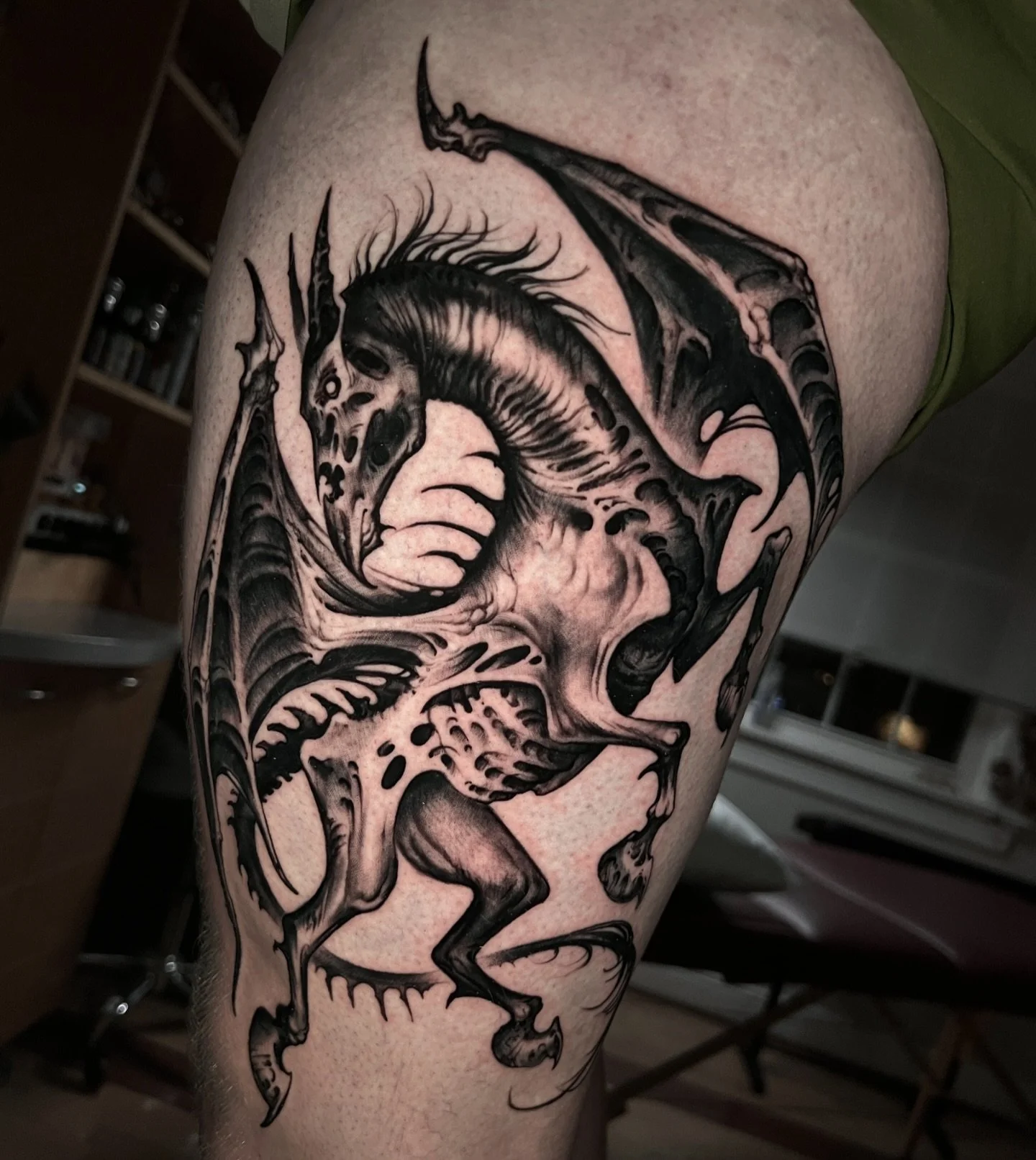 Thestral 🦇 by @luigibc killing it on all the fan art fantasy tattoos lately 
.
.
#fantasytattoo #harrypottertattoo #thestral #darktattoos #horrortattoo #blacktattoo #blackwork