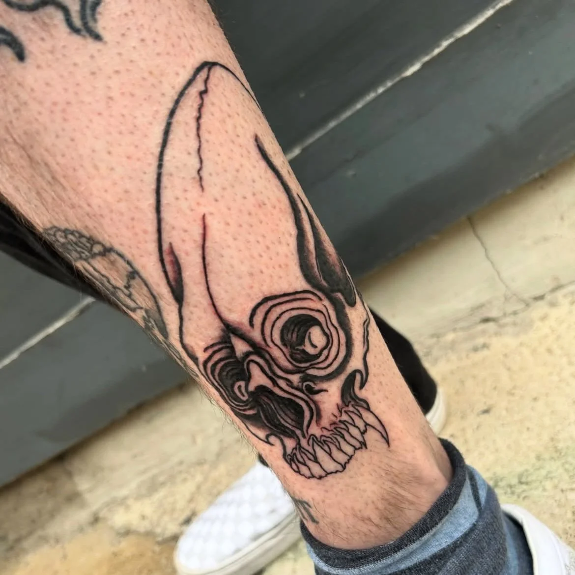 Our newest addition to our team @motherofmonstrosities is now booking for Richmond! 💀 Email mothermonstrosity@gmail.com for your next weird and wonderful tattoo
.
.
#fantasytattoo