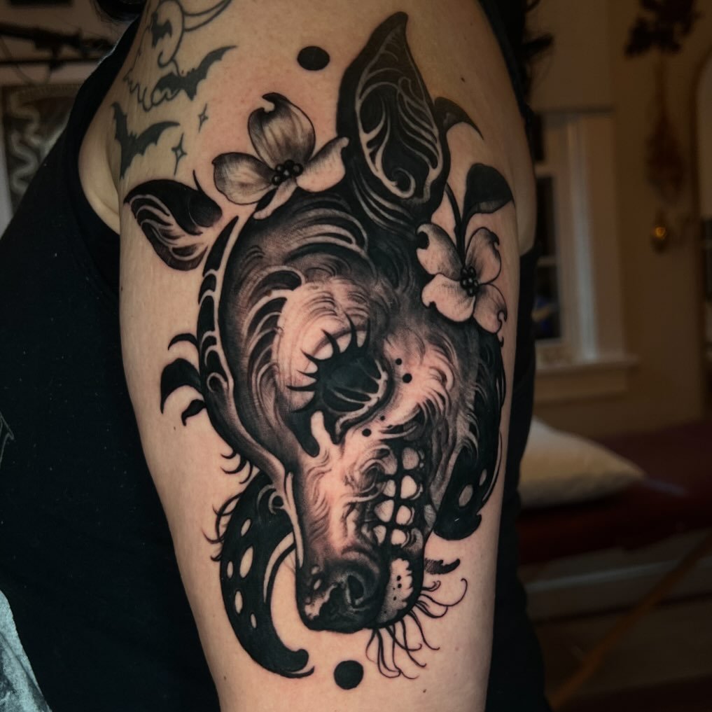 🦌Deer🦌 by @luigibc

.
.
.
.
#richmondtattoo #blackwork #fabletattoogallery