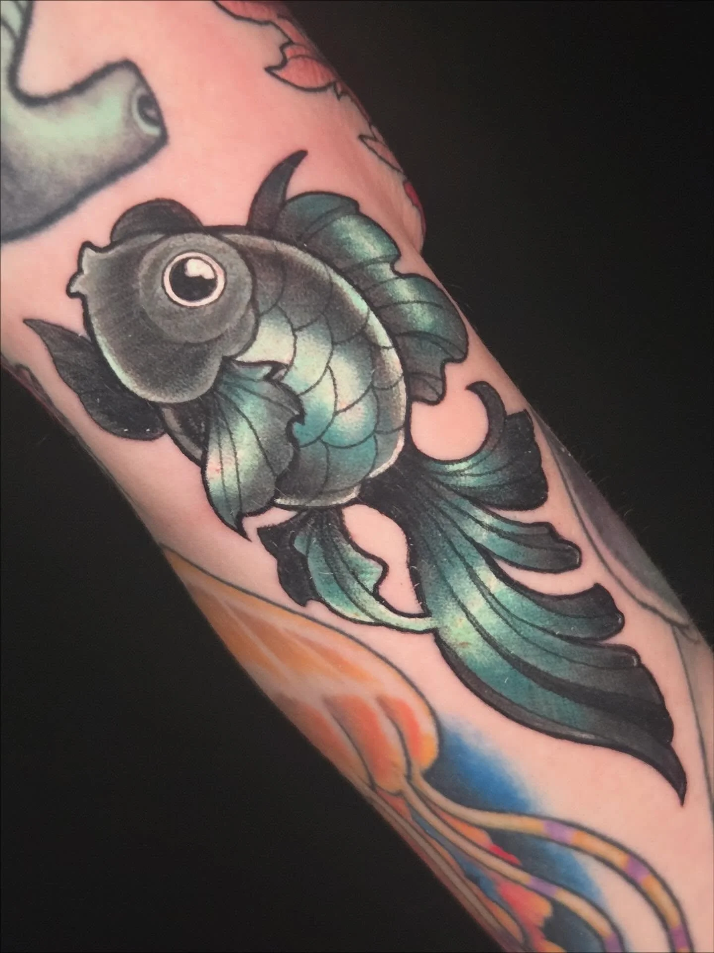 Fish friends🐠 by @skyla.bel 
.
.
.
#fishtattoo #richmondtattoo #colorfultattoo