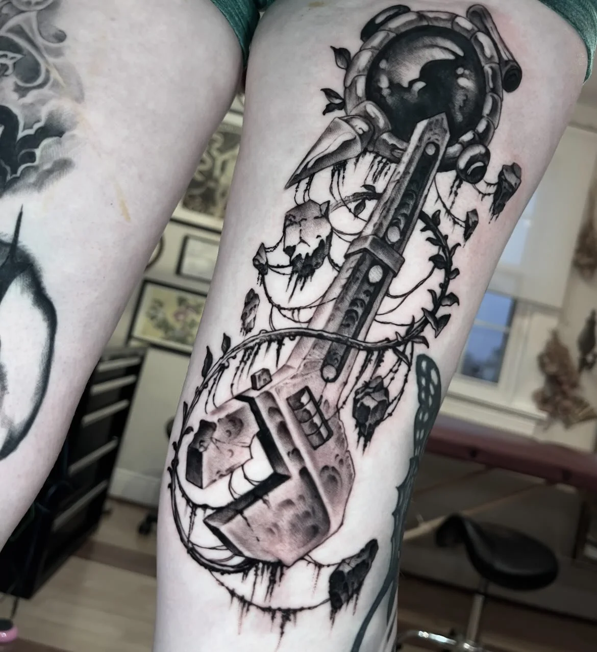 Wrench and Elemental Sword from Dark Cloud 2 by @luigibc 
.
.
.
#blackwork #richmondtattoo #fabletattoogallery