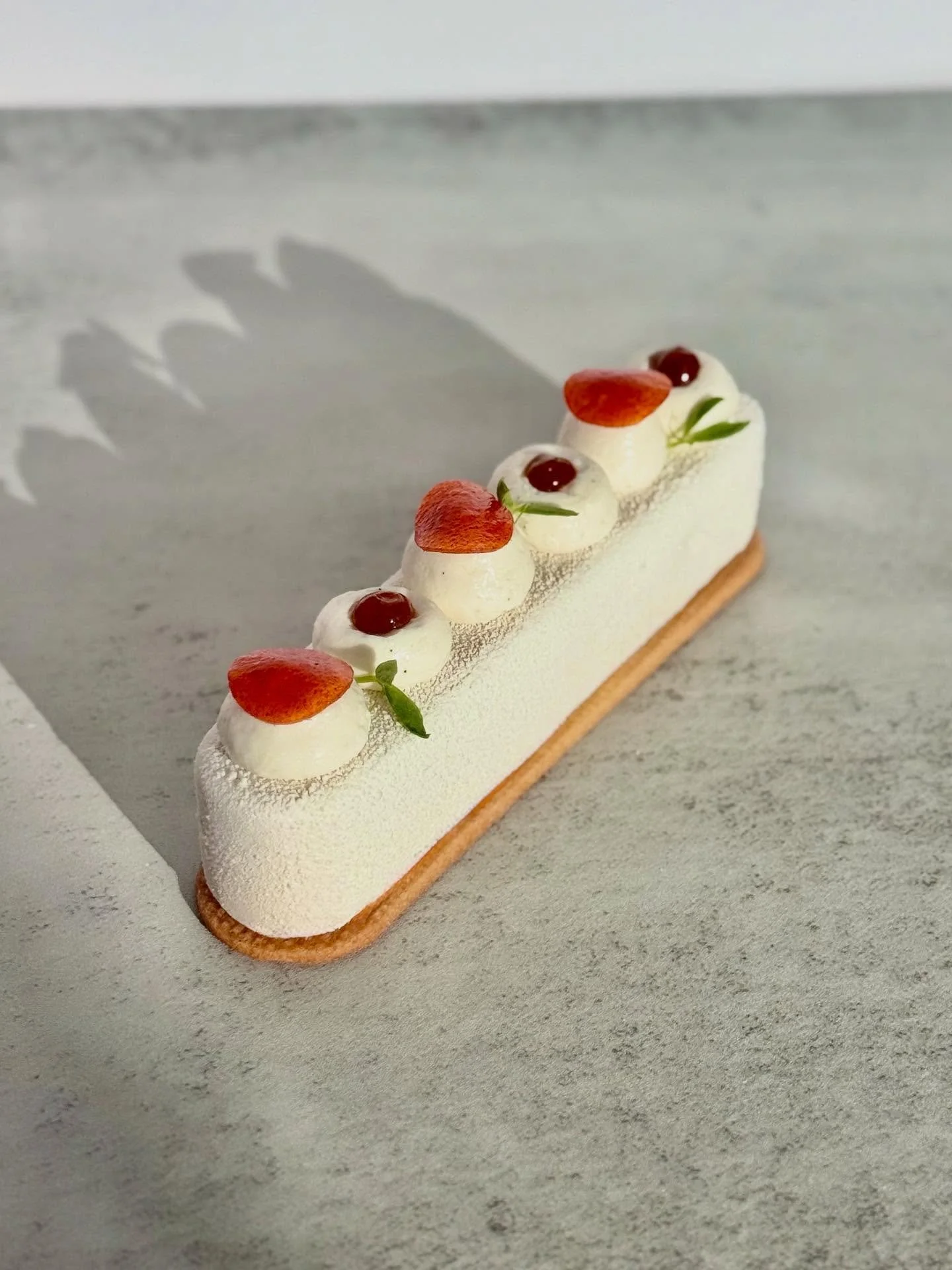 🍂✨ PERSIMMON MINI B&Ucirc;CHE DE NO&Euml;L ✨🍂

A Korean-French Yule log inspired by persimmon season in Korea. In Korean, 감 (Gam) means persimmon, but it also means feeling - a reflection of both the care poured into its making and the warmth of th