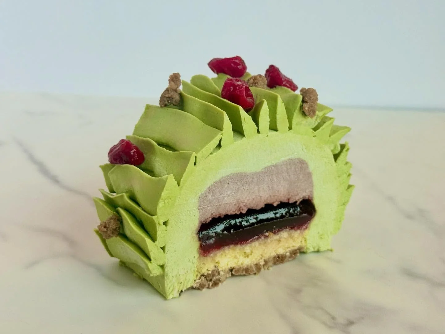 🍒✨ CRANBERRY MATCHA B&Ucirc;CHE DE NO&Euml;L ✨🍃

A Korean-French holiday Yule log balancing bright cranberry and earthy matcha, grounded by the sweet depth of red bean - inspired by contrast and nostalgic winter flavors. 

Jeju Matcha Mousse
Red Be