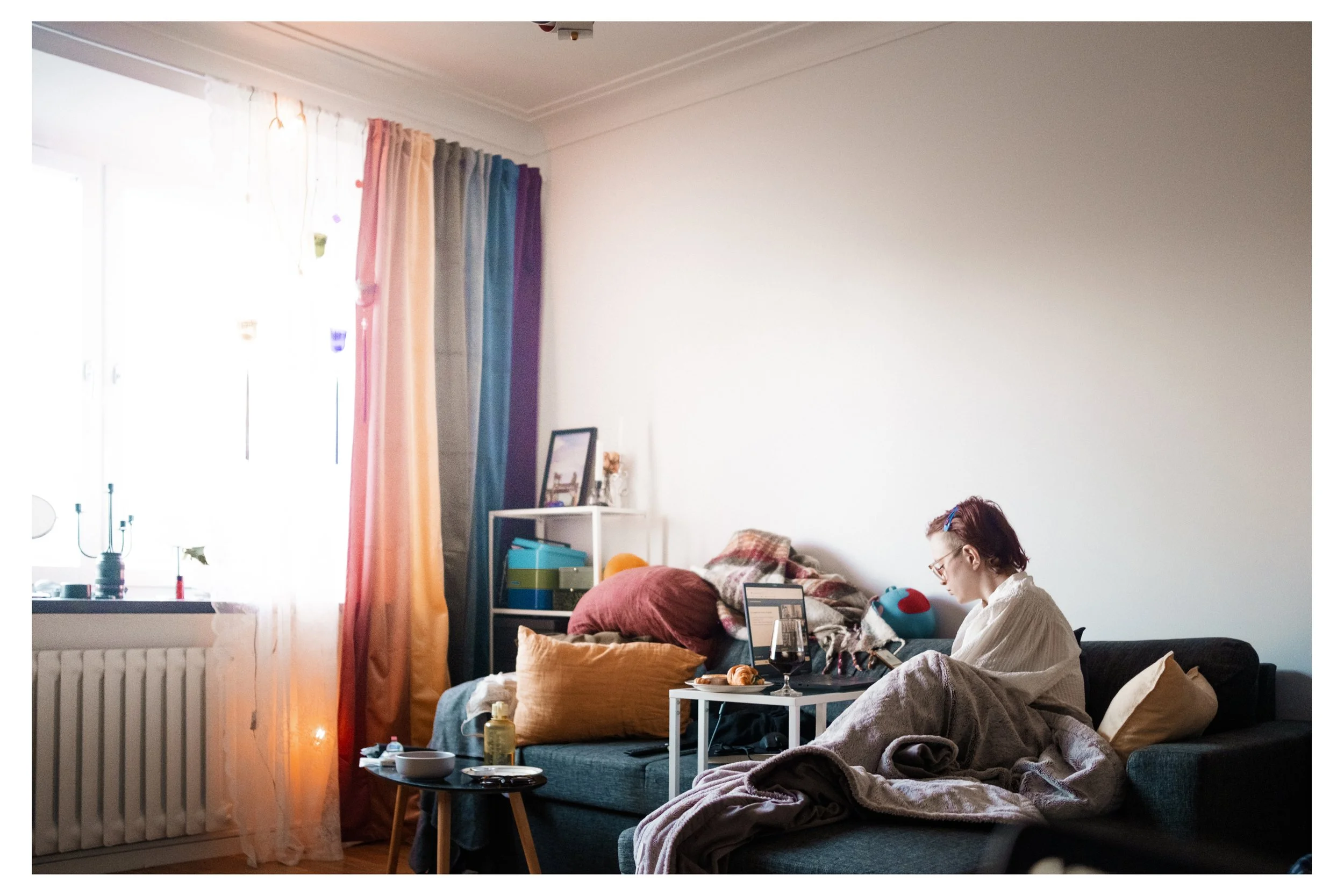 Födelsedagsmorgon. Crossaintöverraskning och distansundervisning. 04/02/2026