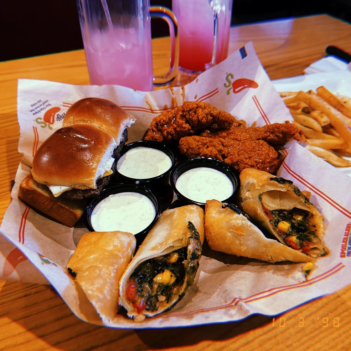 Who be like happy lil dck Monday???? 😭 #chilis