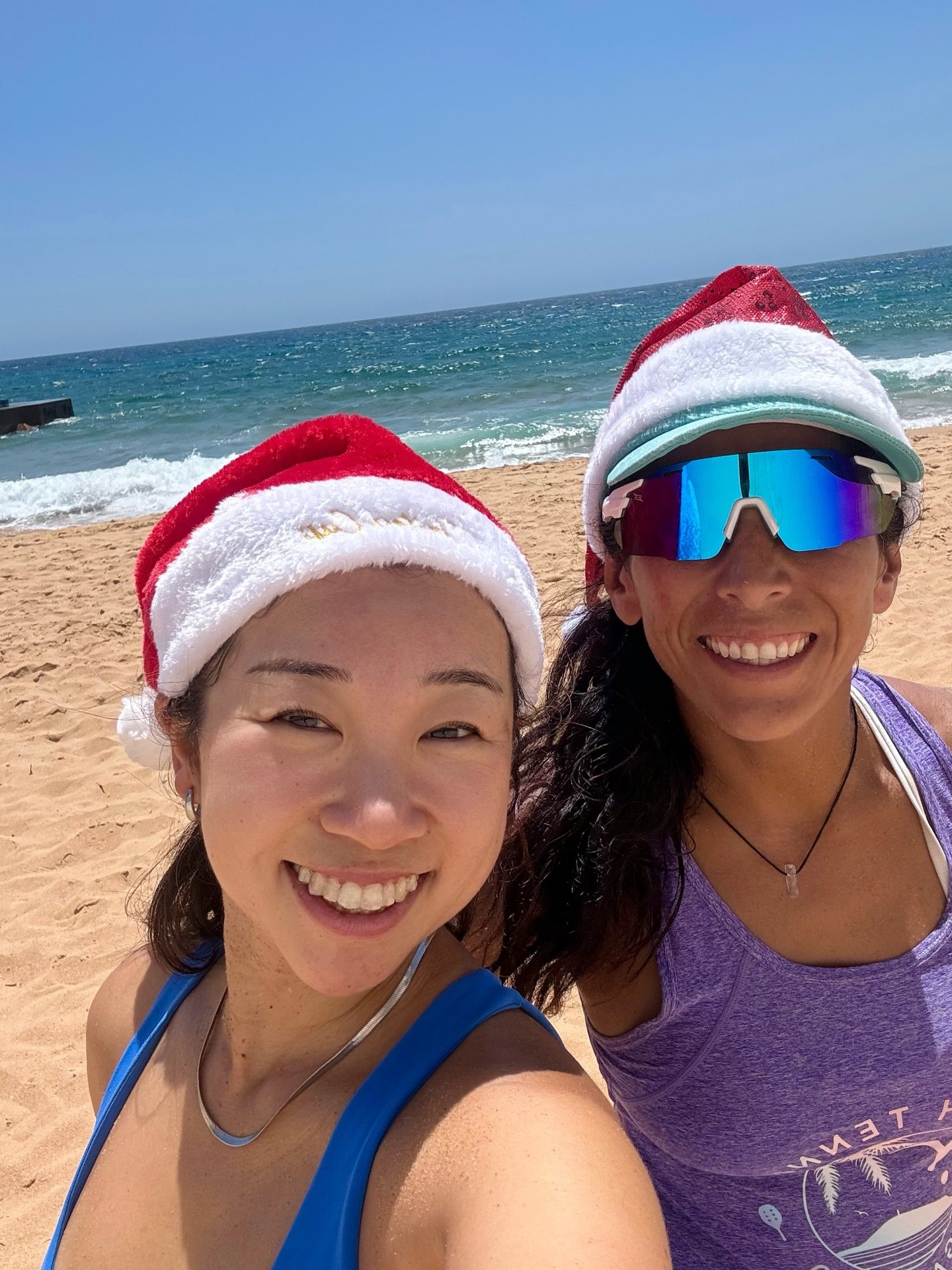 Merry Christmas everyone🥳❤️🎅🎄

Wishing you a wonderful holiday season filled with special moments with family and friends✨
Smile and enjoy!!😝

&hellip;and don&rsquo;t forget to keep your joints moving and stay mobile! 🤣🦴💪

.
.

.
.