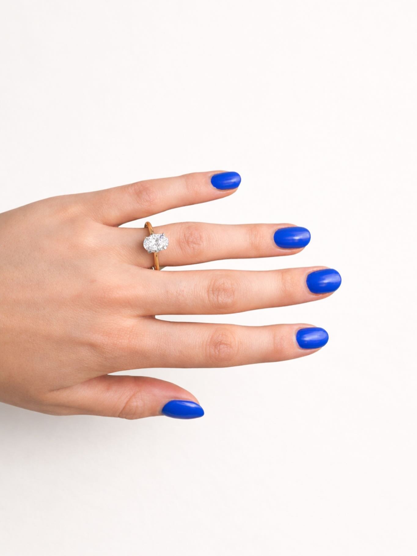 Let&rsquo;s talk about this girl ✨
2ct lab-grown diamond.
9k gold with a white gold setting.

Well over $4,000 &mdash; and with the price of gold going up daily&hellip; who knows what it could be tomorrow ;) 

We were able to save them over $1,000, a