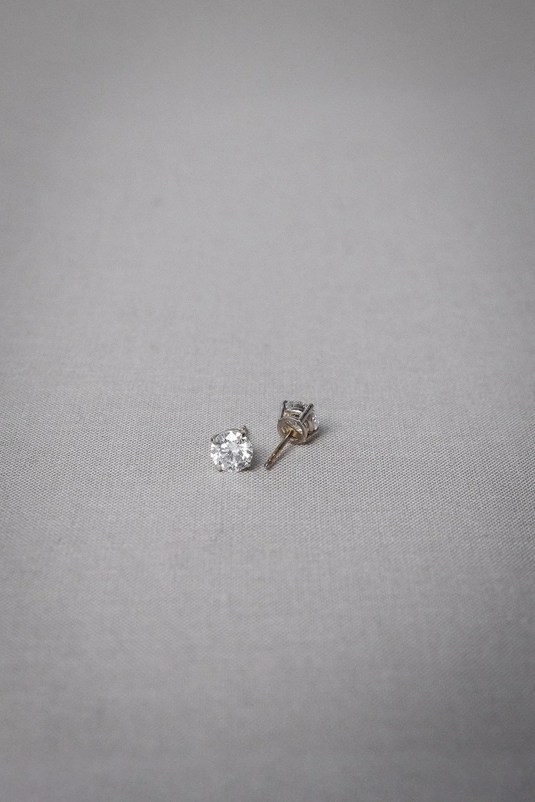 2.03ct 18K White Gold Round Studs