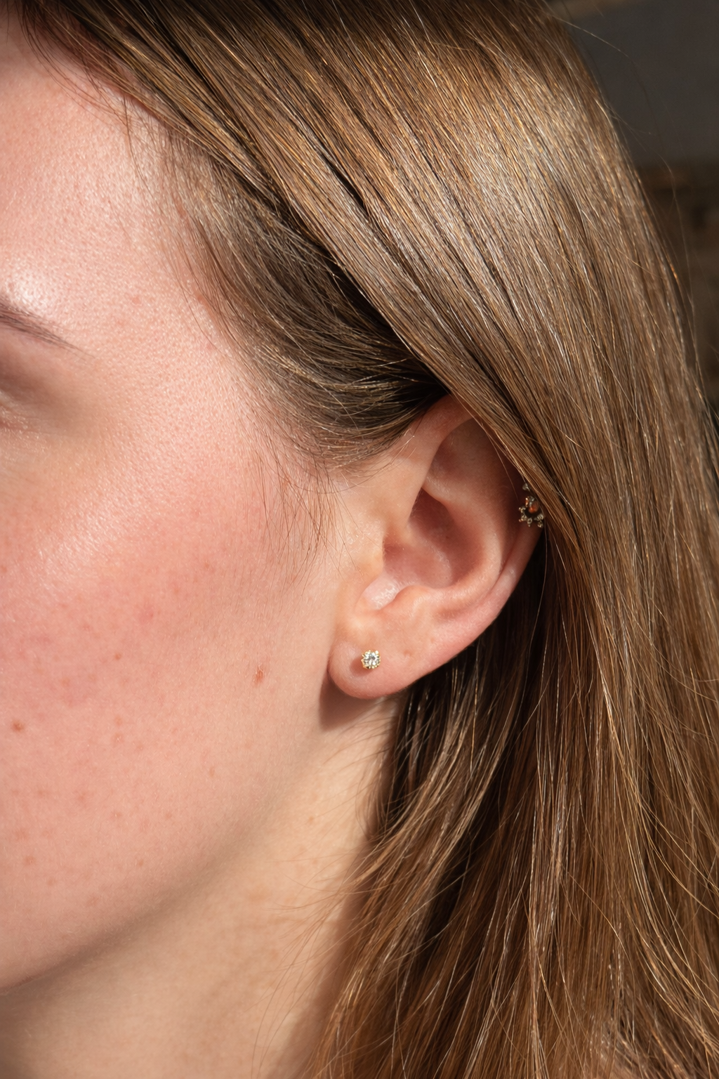 EDITED Earrings 2^.20 18k Gold Round.png