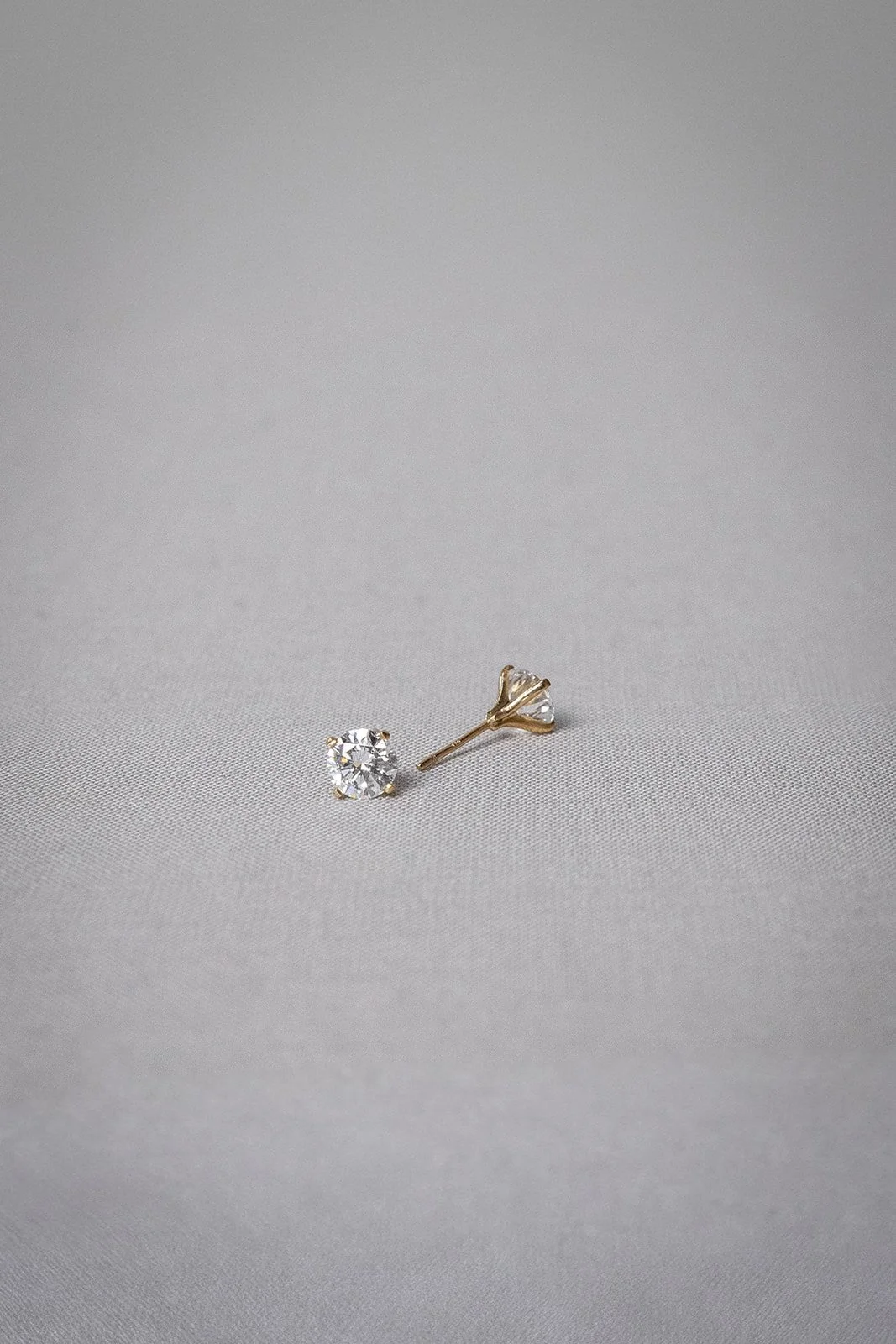 1.03ct 18K White Gold Round Studs