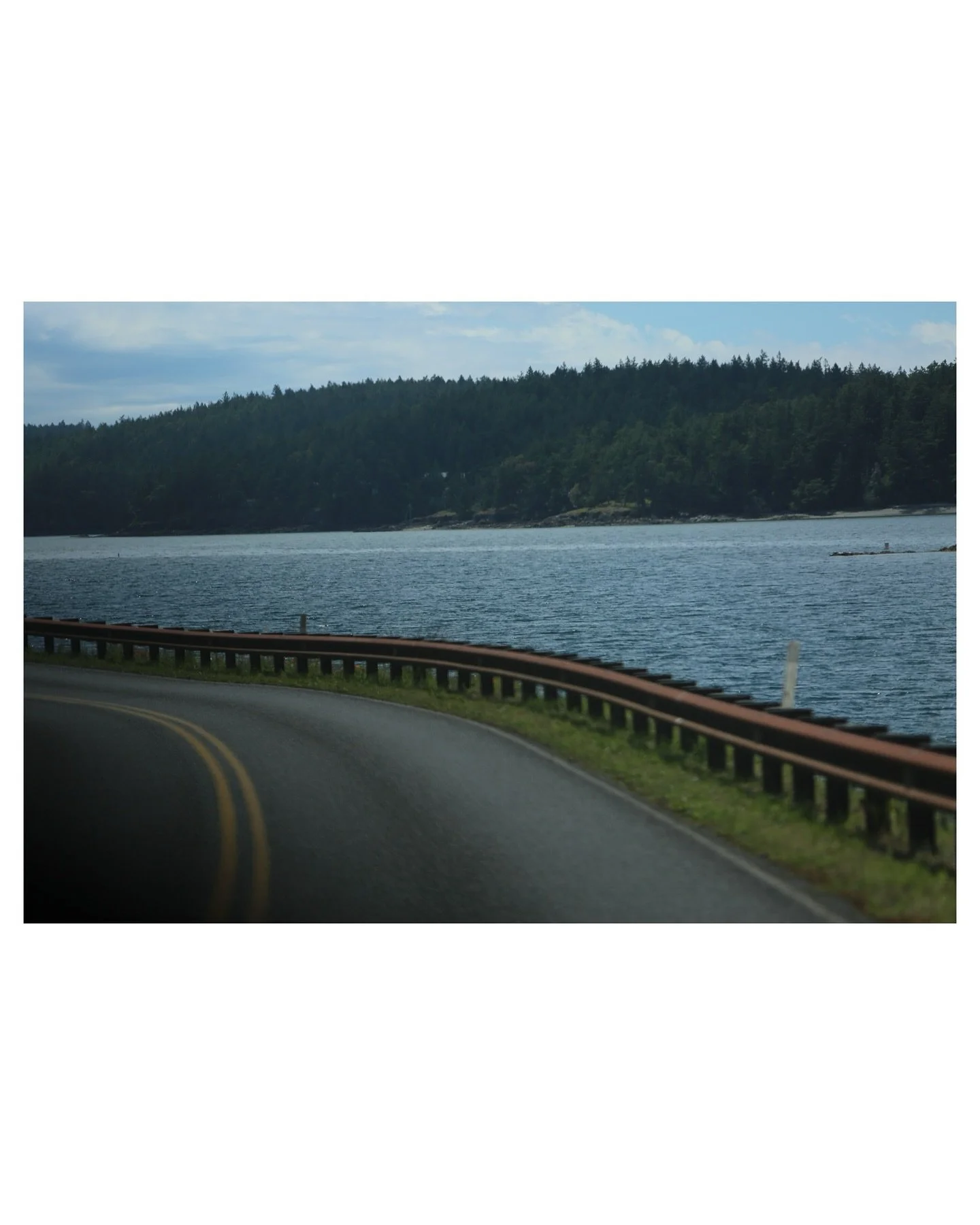 &ldquo;Up ahead take a righ&mdash; no, wait&hellip; left turn.&rdquo;

📸: Canon EOS 5D Mark III

#photography
#photographyart
#freelancerphotographer
#outdoorphotography