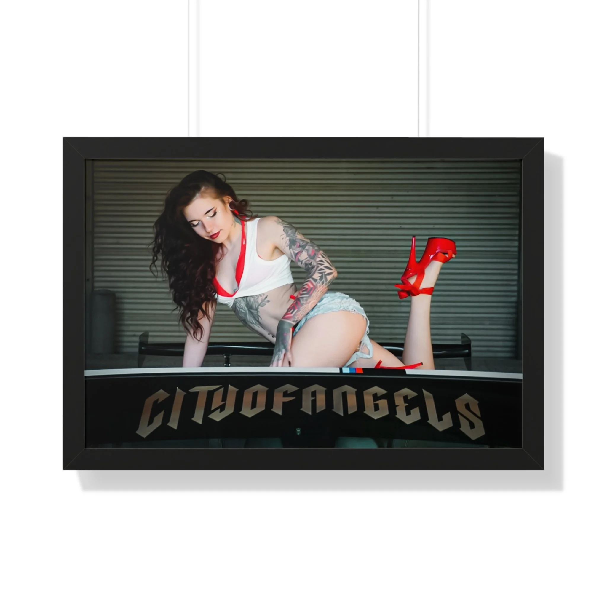 Framed Poster - Pin-Up Model 'City of Angels' Horizontal Print