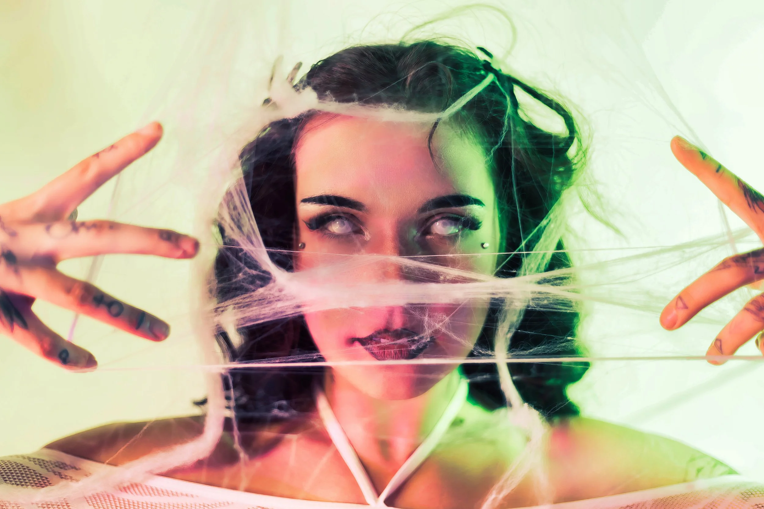 Stella - Porch - Spiderweb - 8H7A5713- Final .jpg