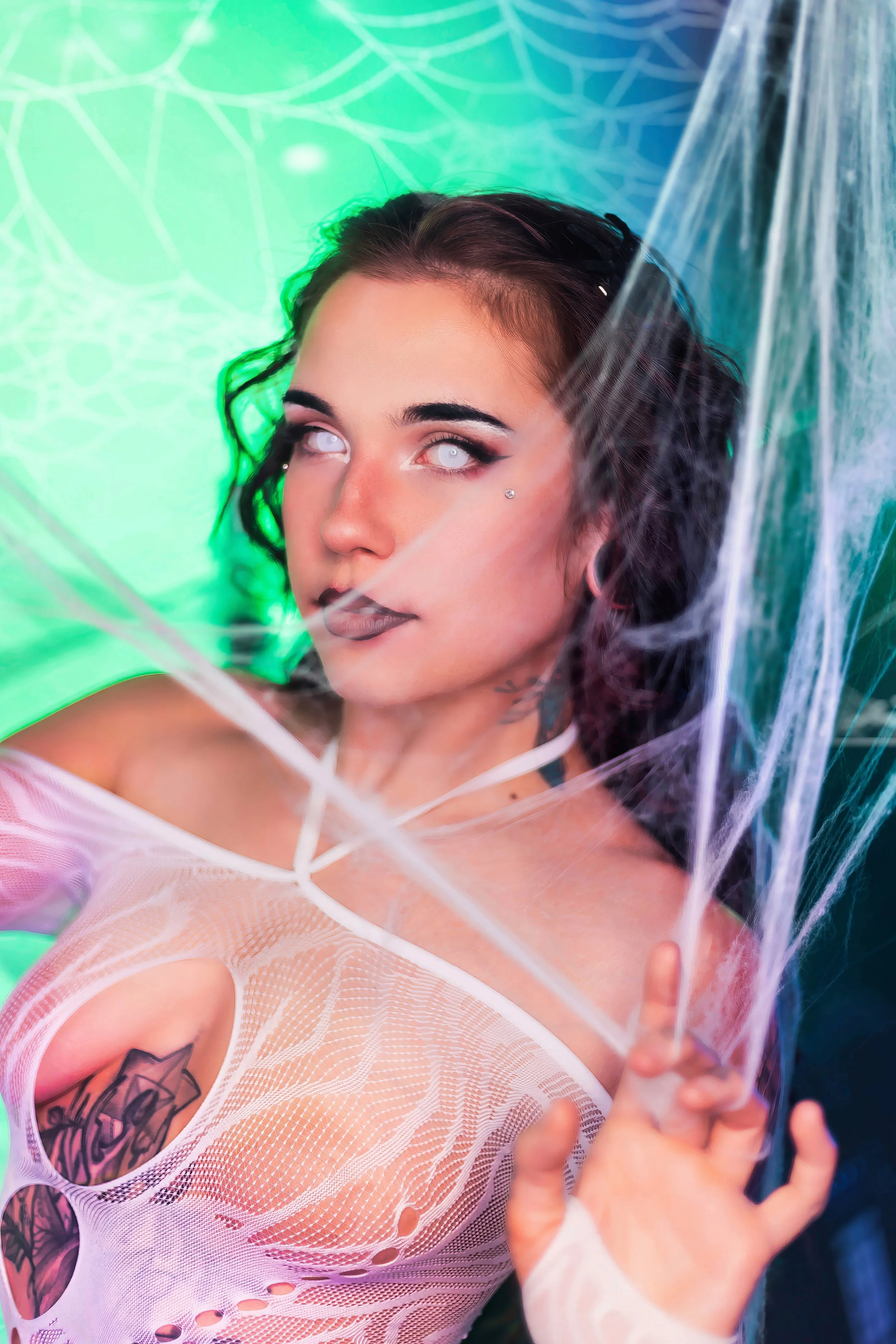 Stella - Porch - Spiderweb - 8H7A5425- Final .jpg