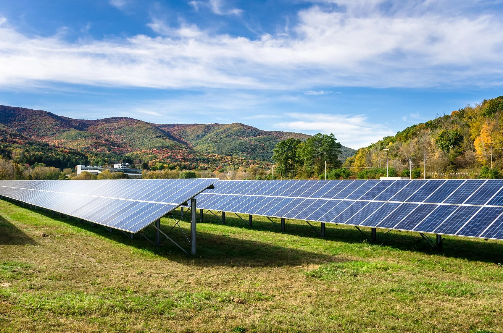太阳能电池板,山,成一排,地形,秋天,佛蒙特,太阳能发电站,太阳能,替代能源,田园风光.jpg
