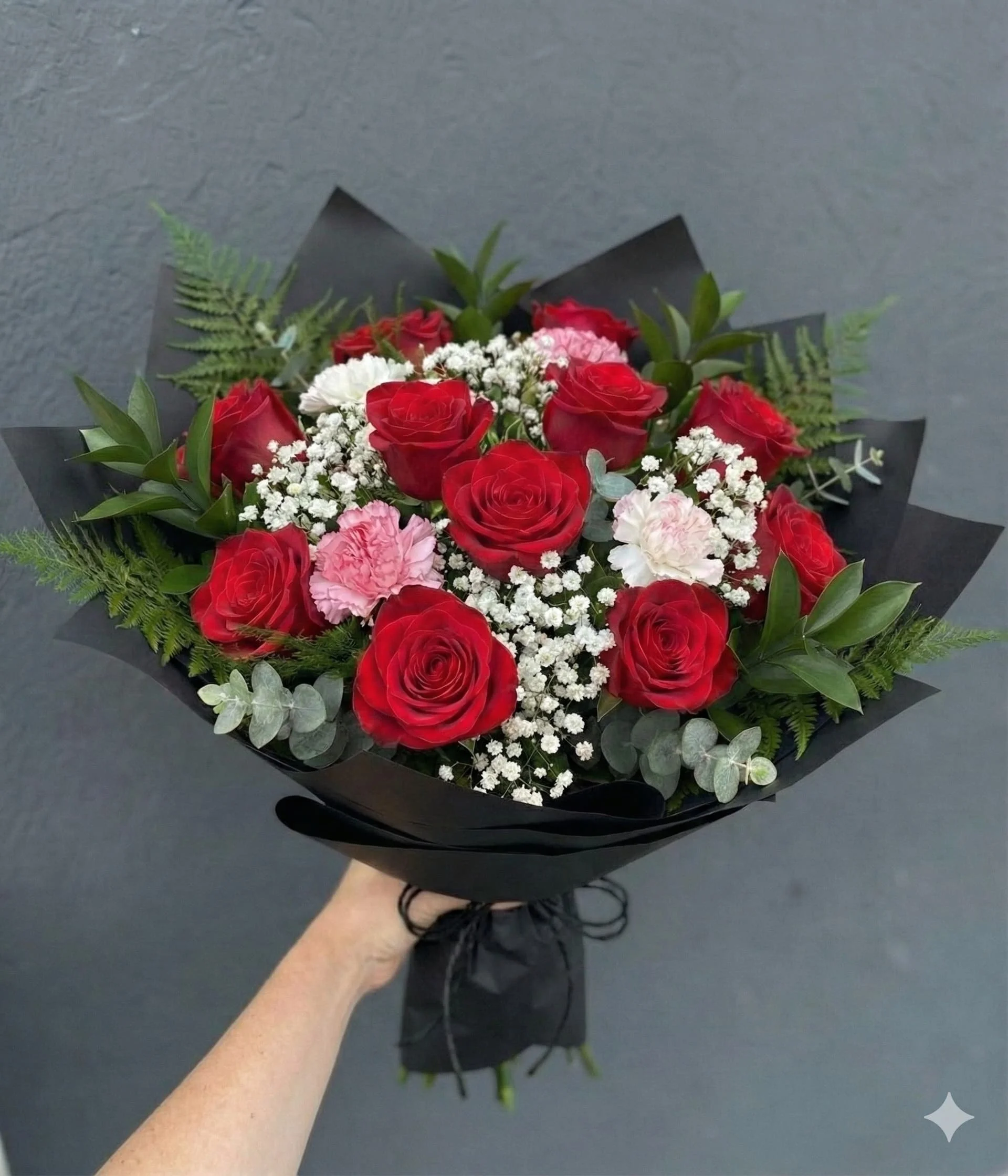6 Stem Premium Rose Bouquet