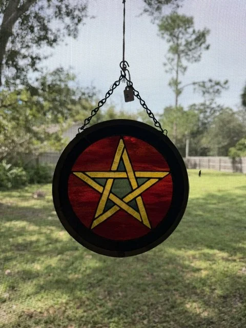 🌟 Amber Pentacle with Magenta Glow