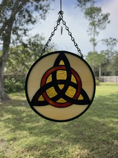 🟠 Fiery Celtic Trinity Knot Stained Glass Panel – Symbol of Unity & Light