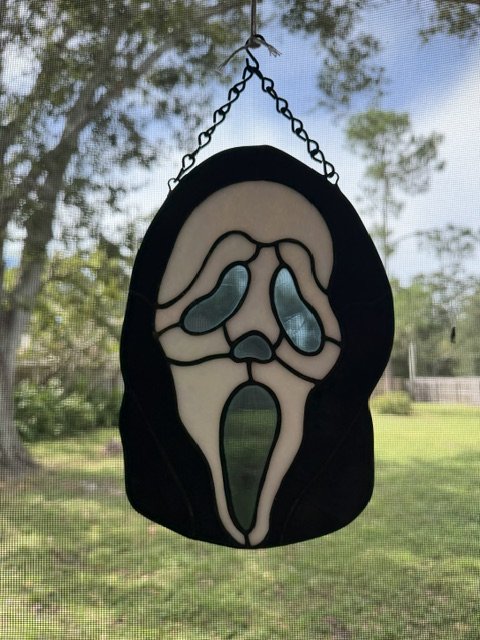 🩸 Scream Mask Stained Glass Panel