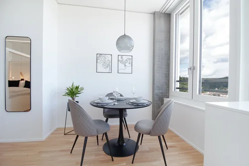 Essplatz im Apartment Grau