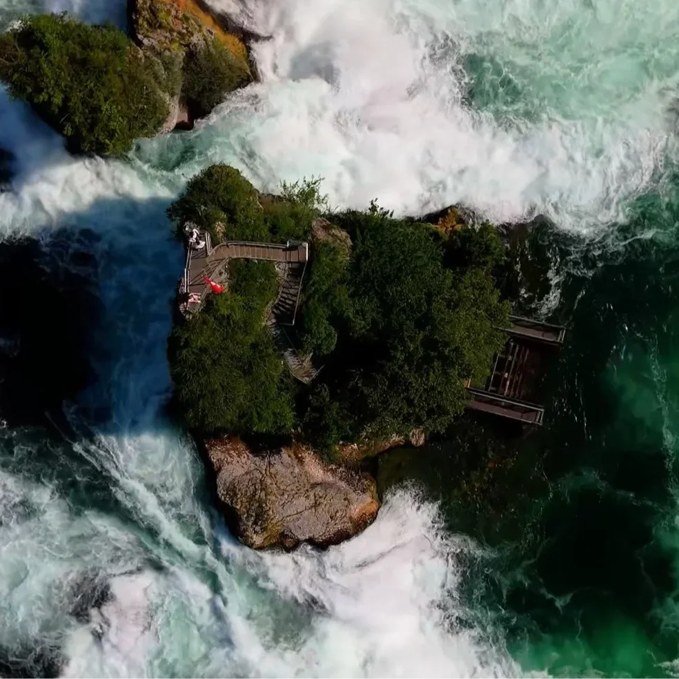 Rheinfall bei Neuhausen am Rheinfall aus der Vogelperspektive