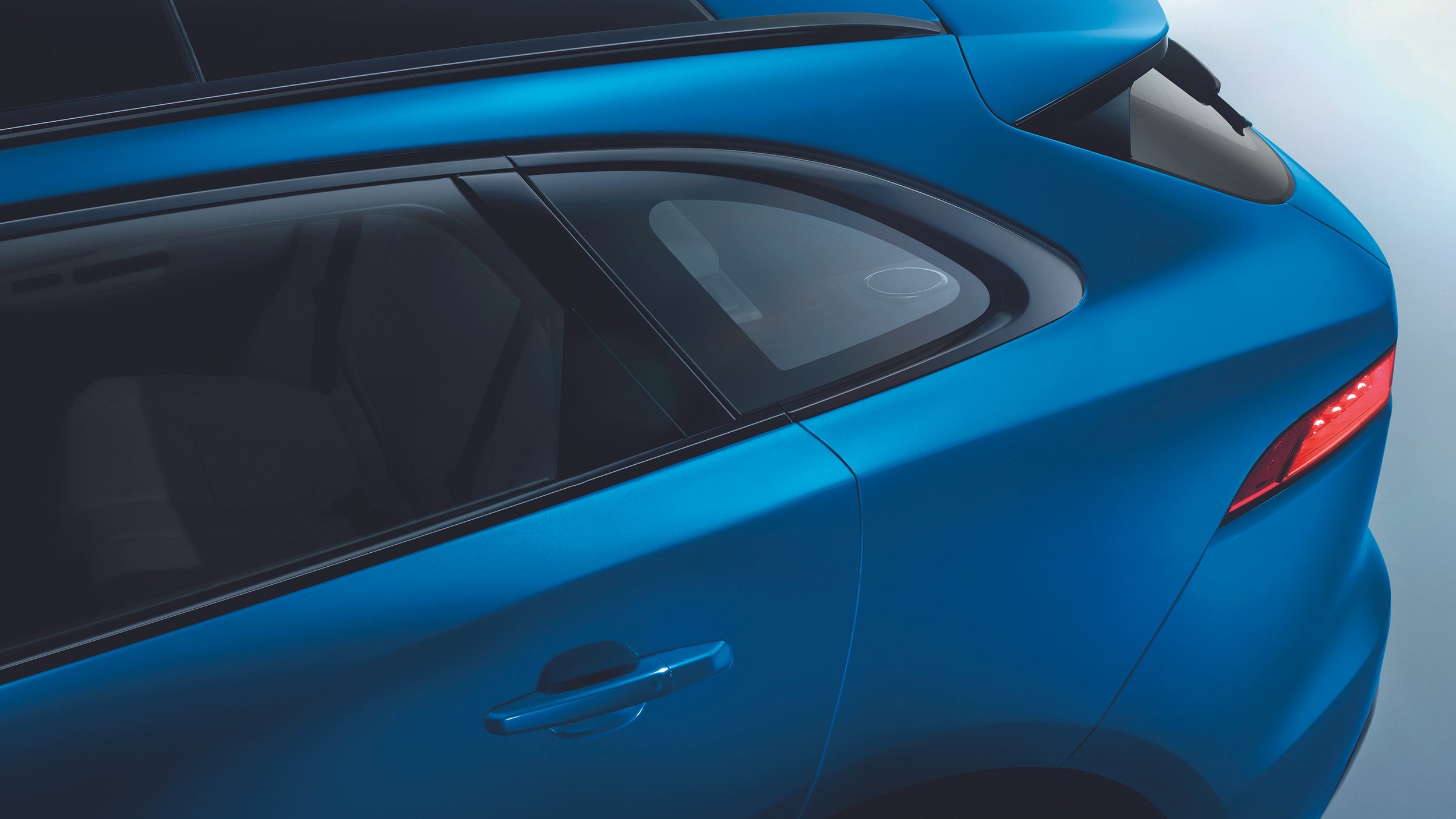 851_X761_Blue_Shoulder_detail_v1c_R_CMYK copy.jpg