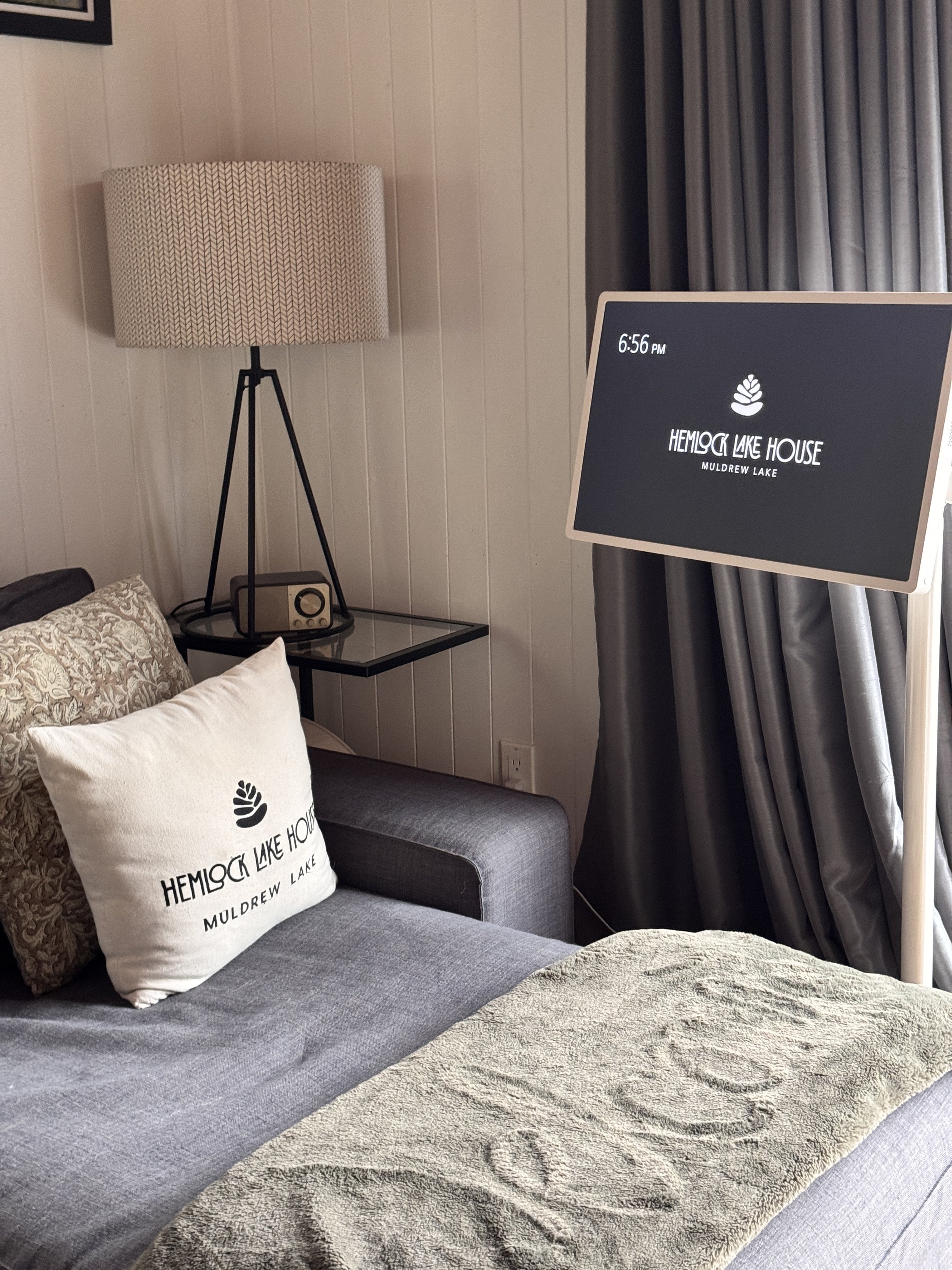 A moveable TV allows for flexibility. The TV allows users to log in to their streaming services and watch their preferred shows. 