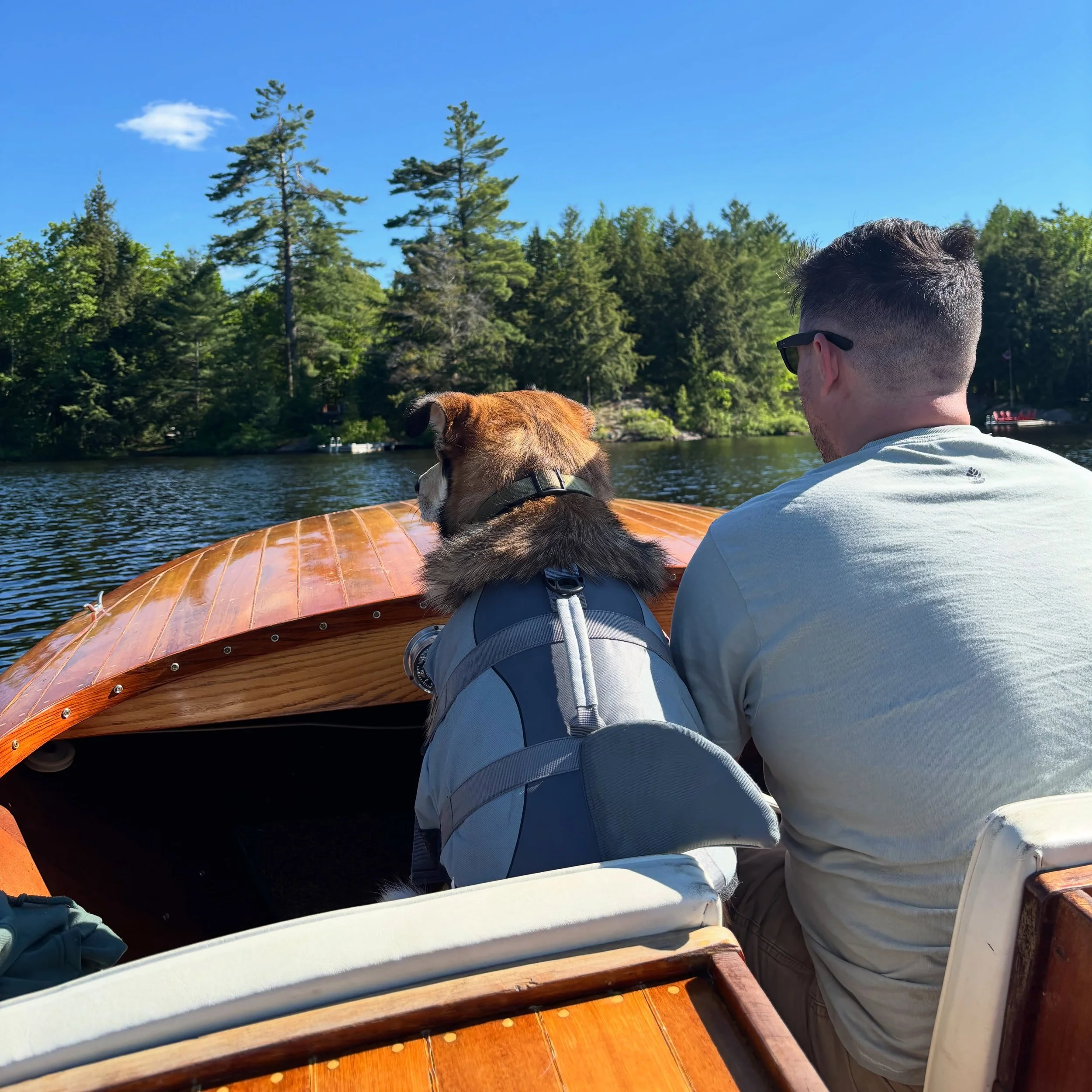 Captain and his First Mate headed back to shore. #westernavedavram
