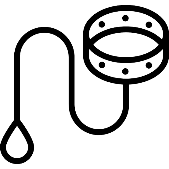 Black and white line drawing of a dog leash and collar.