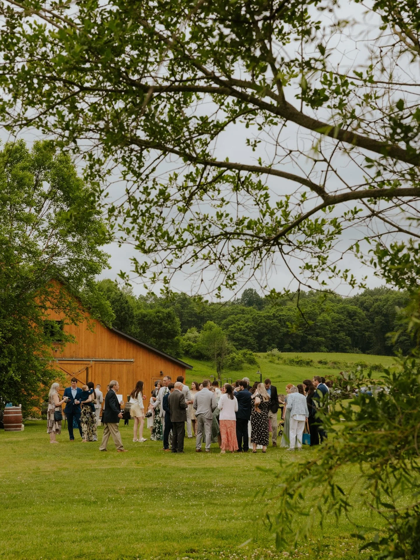 Cocktail hour | such a fun time for you to spend some time with loved ones &amp; to capture some warm moments of all your favorite people coming to congratulate you. There is nothing more sweet than seeing all your loved ones in one place 🥹🫶🏼✨ 

K