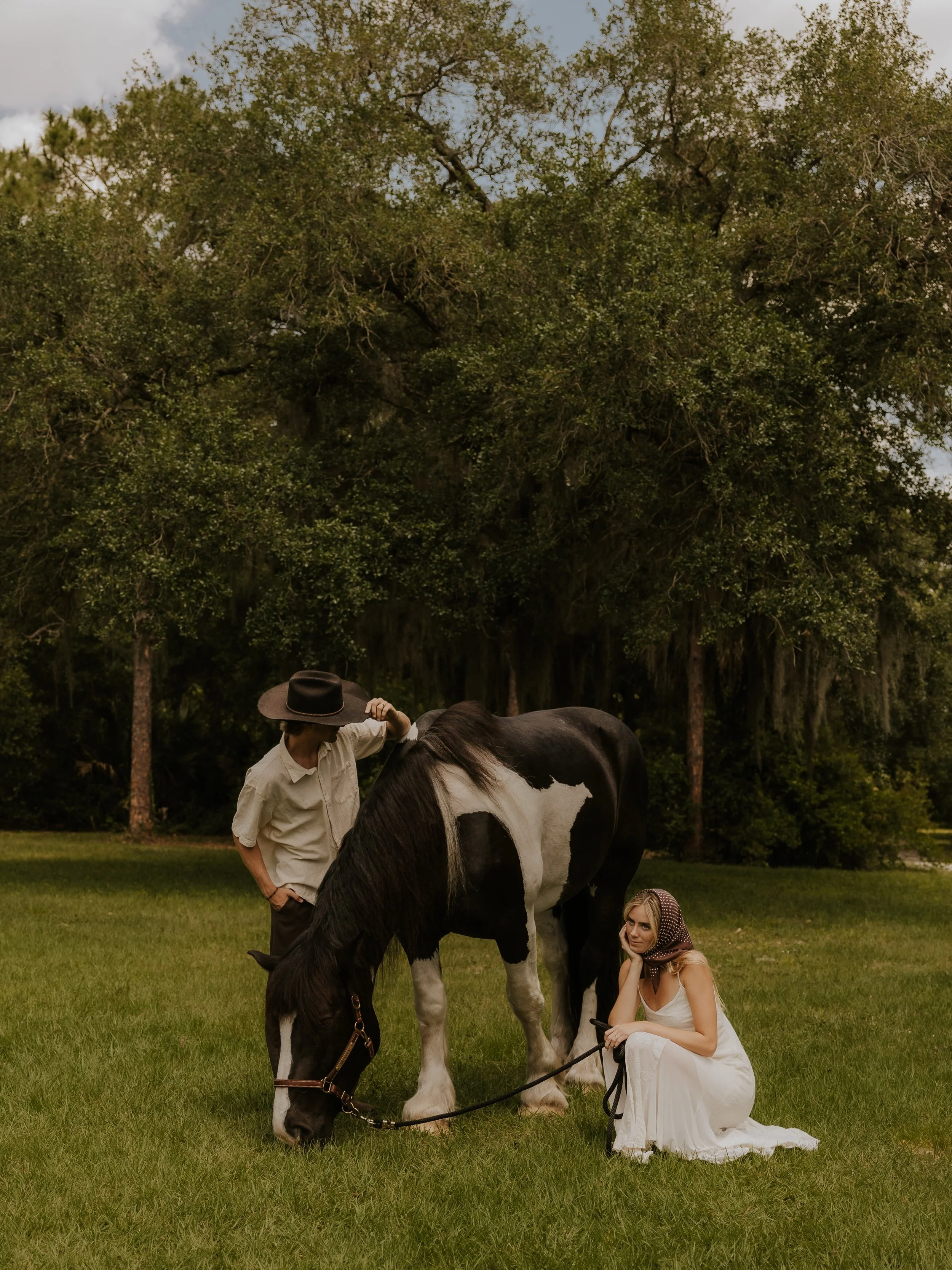 Maggie, Malachi &amp; Maverick 🐎  some enjoyed running around the grass, others enjoyed it as a morning snack 😂🤩 

#hudsonvalleyweddingphotographer #centralcaliforniaphotographer #hudsonvalleyweddings #newyorkweddingphotographer #authenticlovemag 