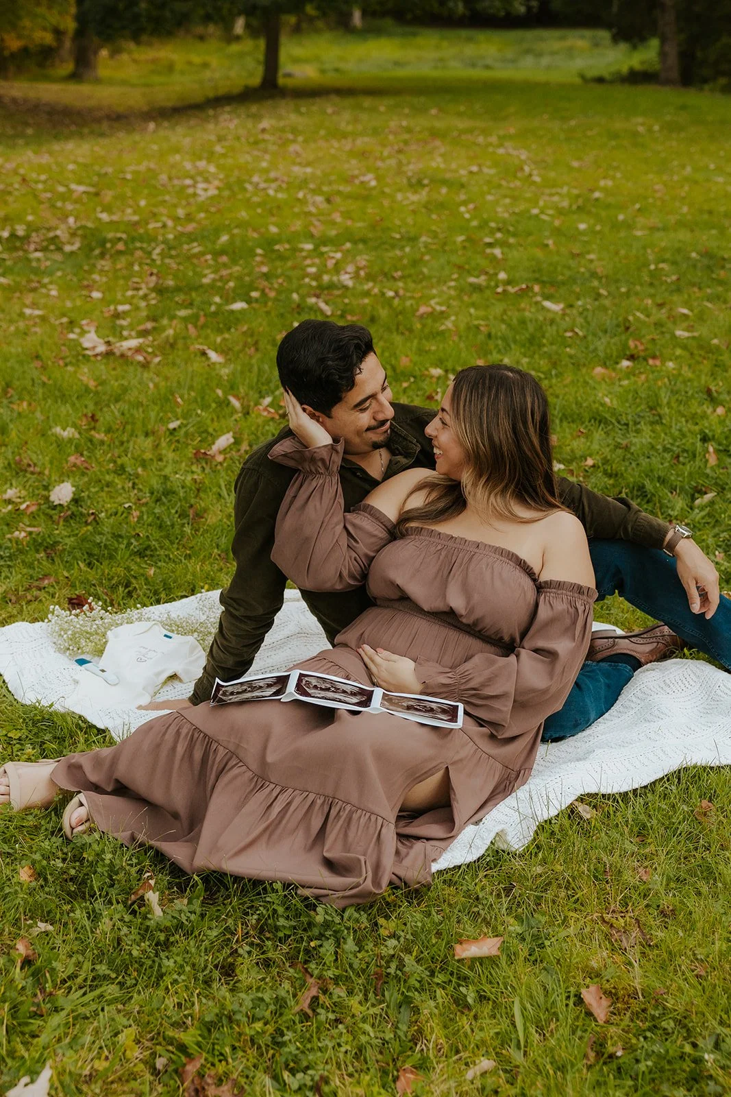 maternity session taken by a Fresno California photographer