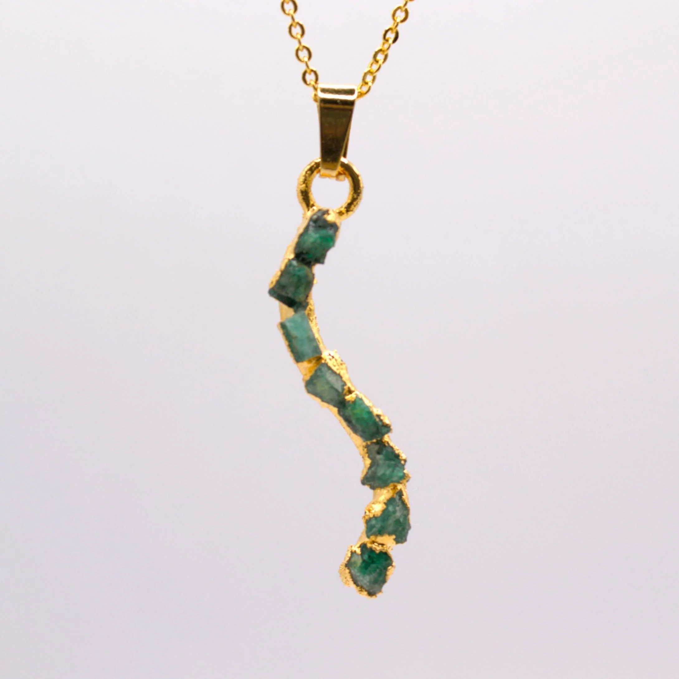 Linea Necklace P02.jpg