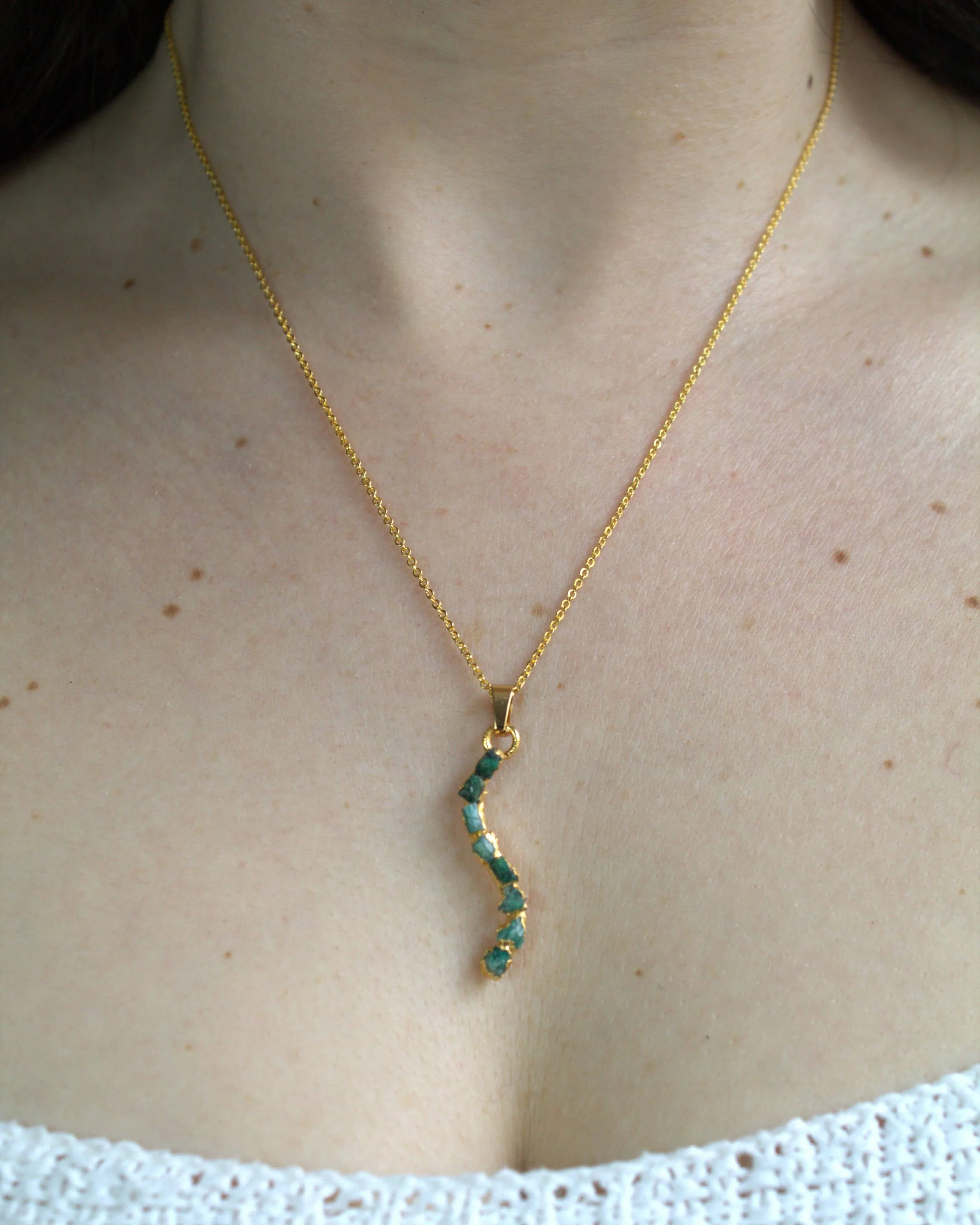 Linea Necklace P03.jpg